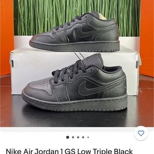 Nike Air Jordan 1 GS low triple black - youth size 6